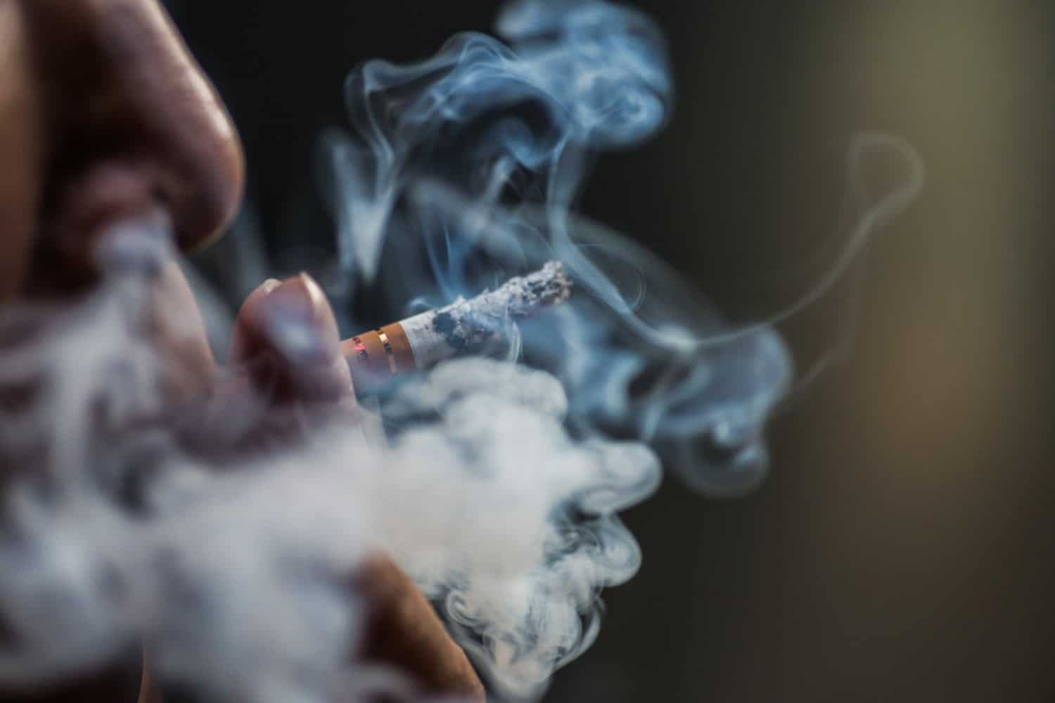 Même éteinte, la cigarette continue d’être dangereuse longtemps