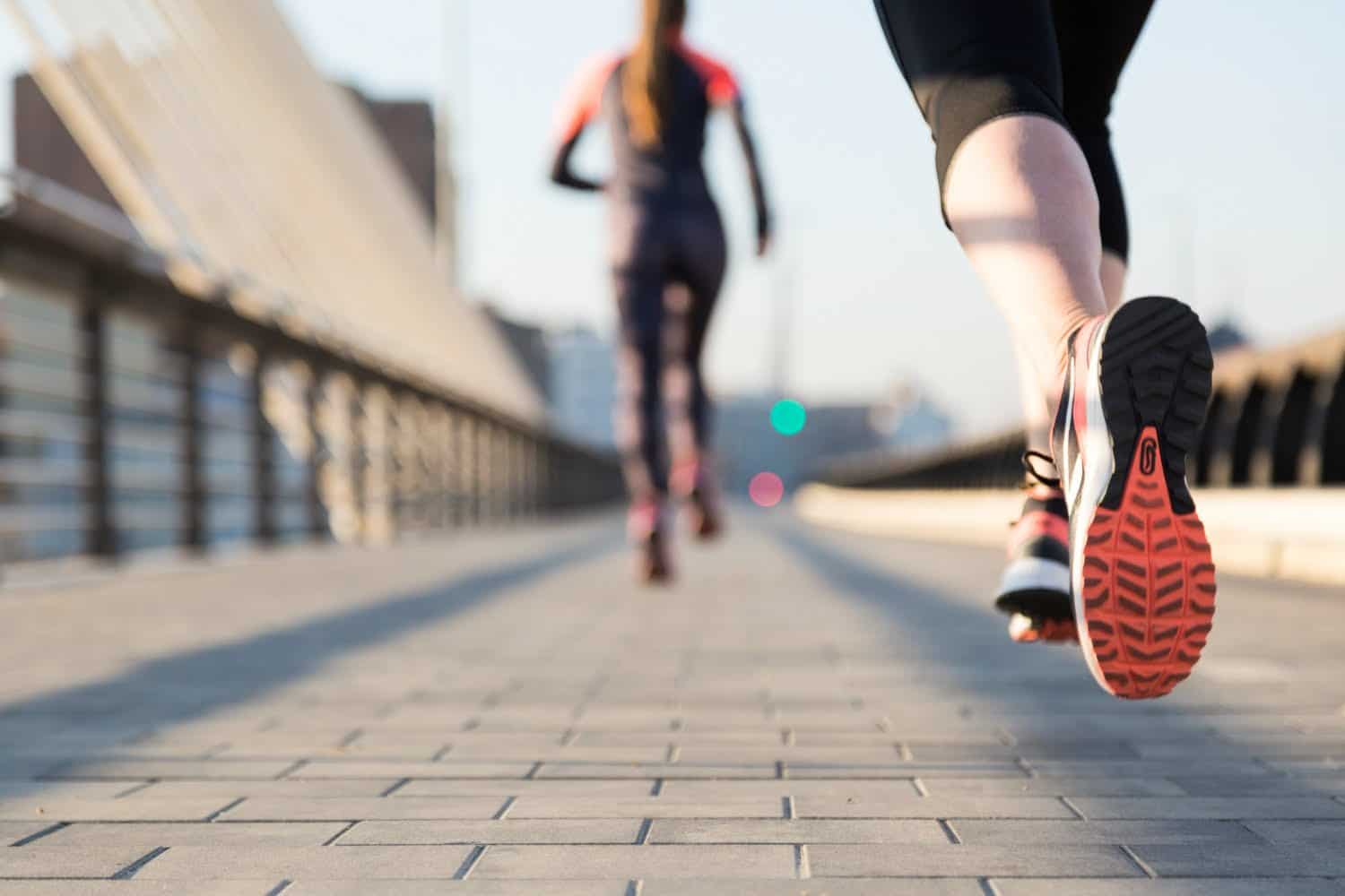 Coureurs, joggeurs : traiter naturellement les douleurs du tibia, par le Dr Mondoloni