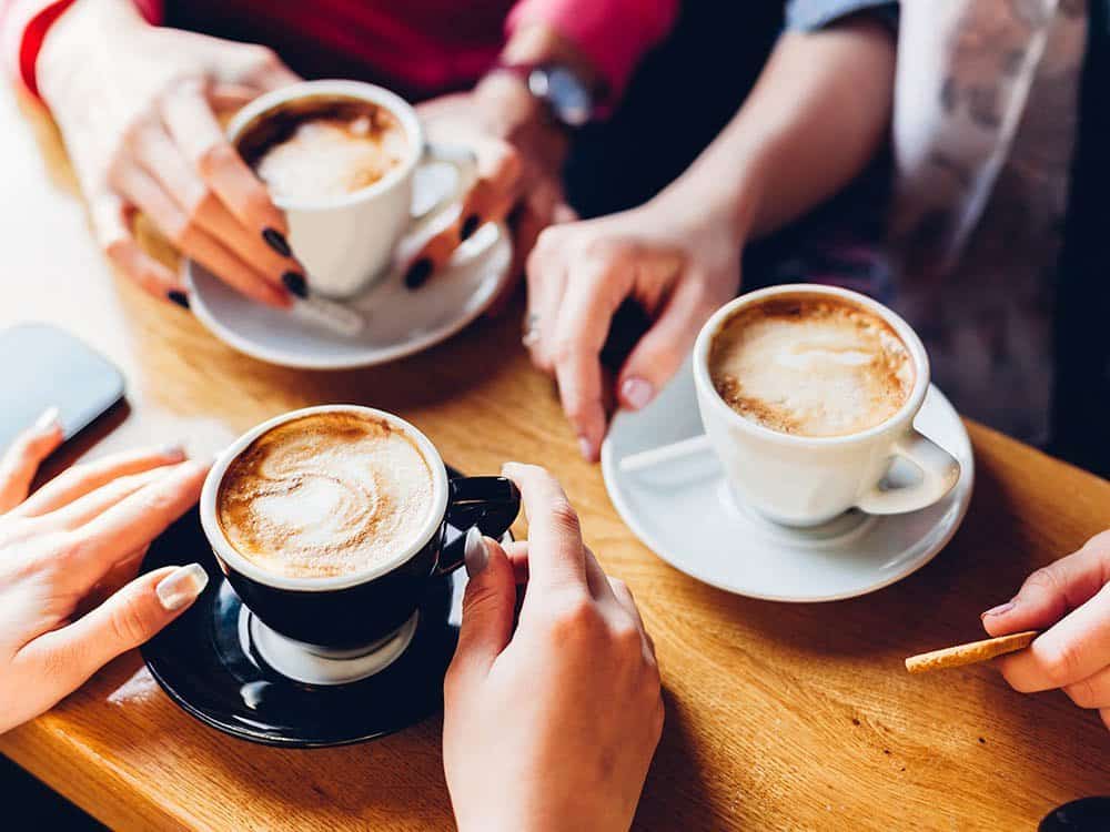 Boire du café tard le soir, est-ce mauvais: sommeil, anxiété, tension?