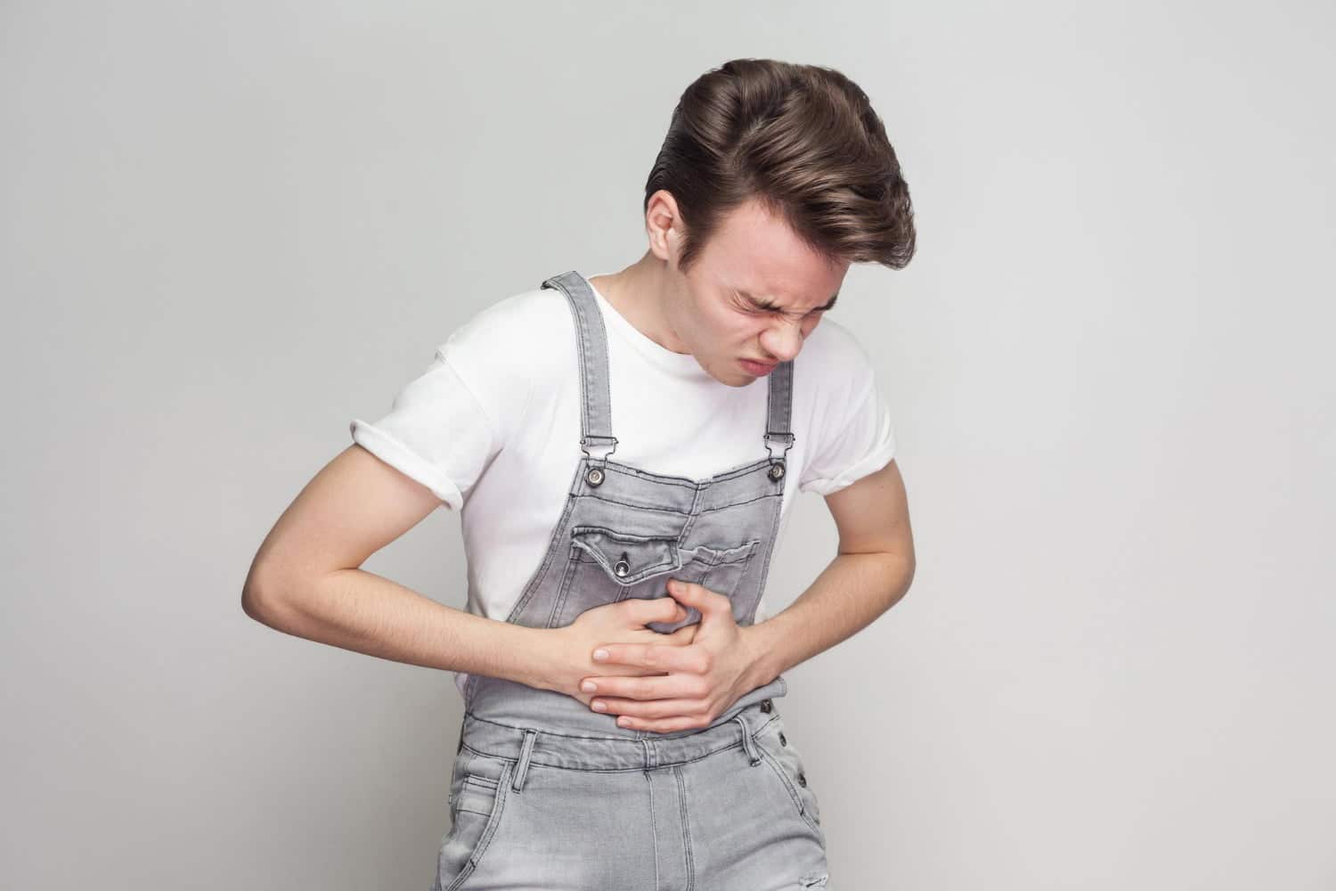 Indigestion après les fêtes: 7 solutions maison et naturelles pour soulager l’estomac