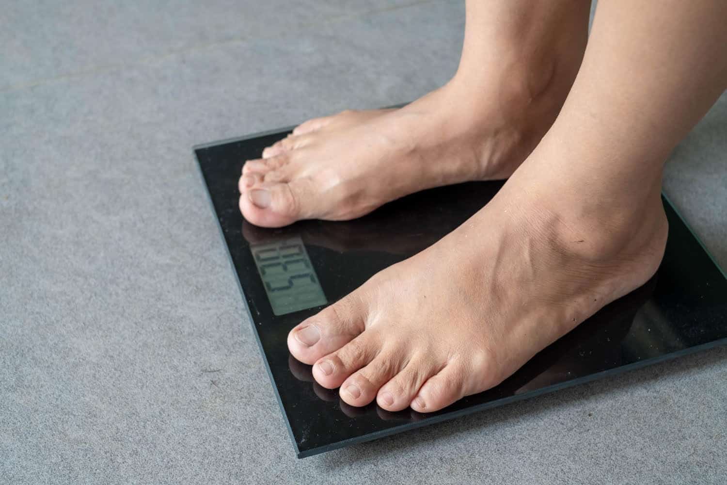 Comment les huiles essentielles prennent soin des jambes lourdes ?