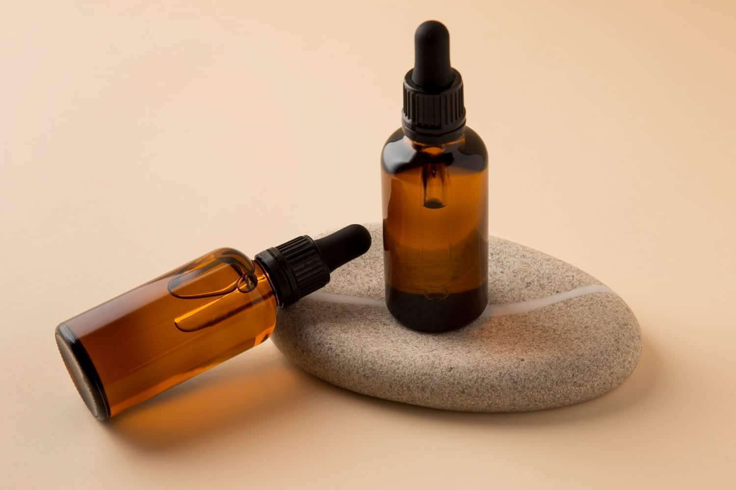 Huile de jojoba : propriétés et bienfaits sur le corps