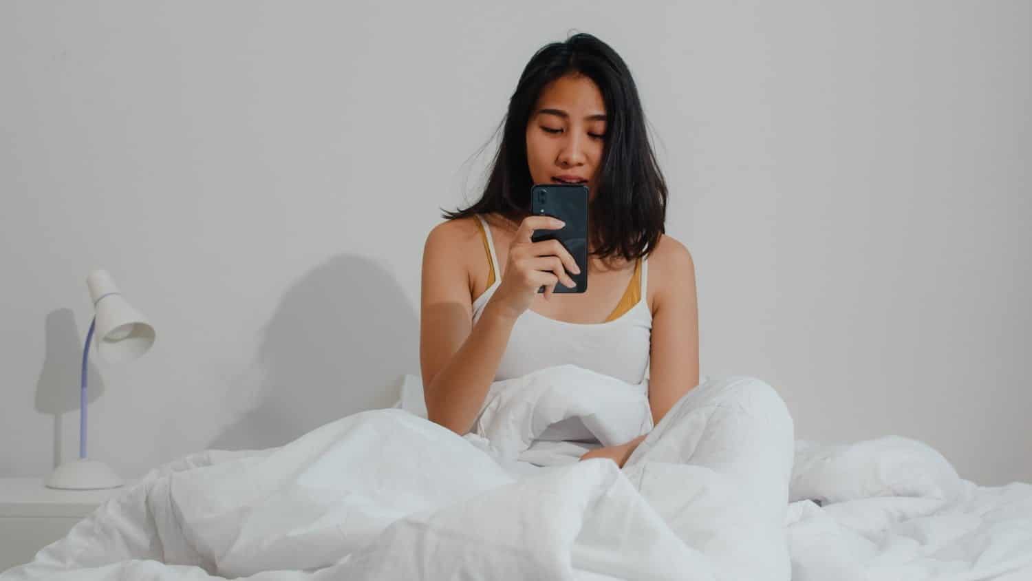Comment retrouver le sommeil après un réveil nocturne ? Conseils et solutions efficaces