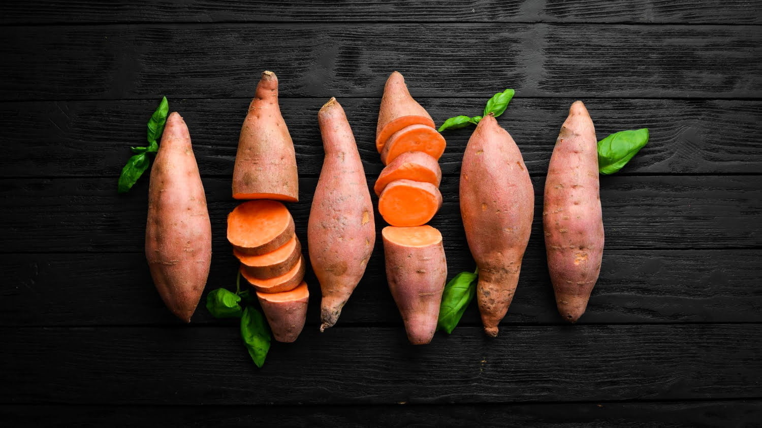 Patate douce ou pomme de terre : quelles différences pour votre santé et votre alimentation ?