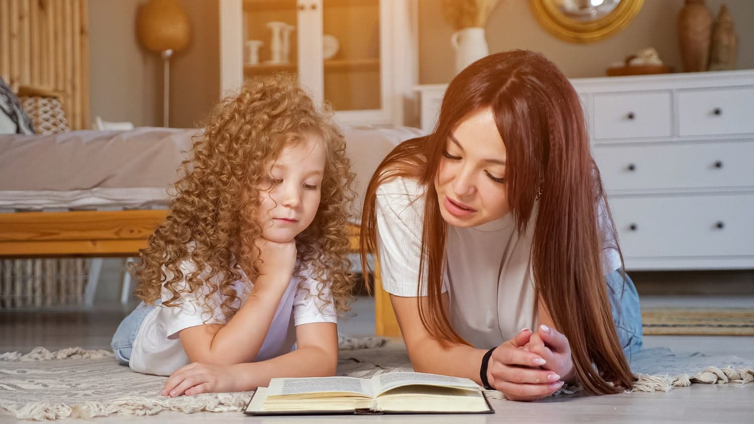 Faire la lecture du soir 10 minutes à son enfant 10 renforce l’empathie et la créativité