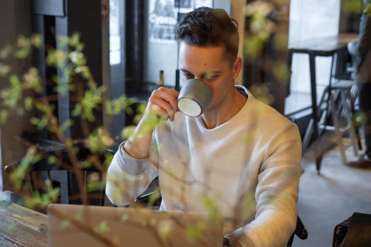 Boire du café pour traiter une gueule de bois : une bonne option ?