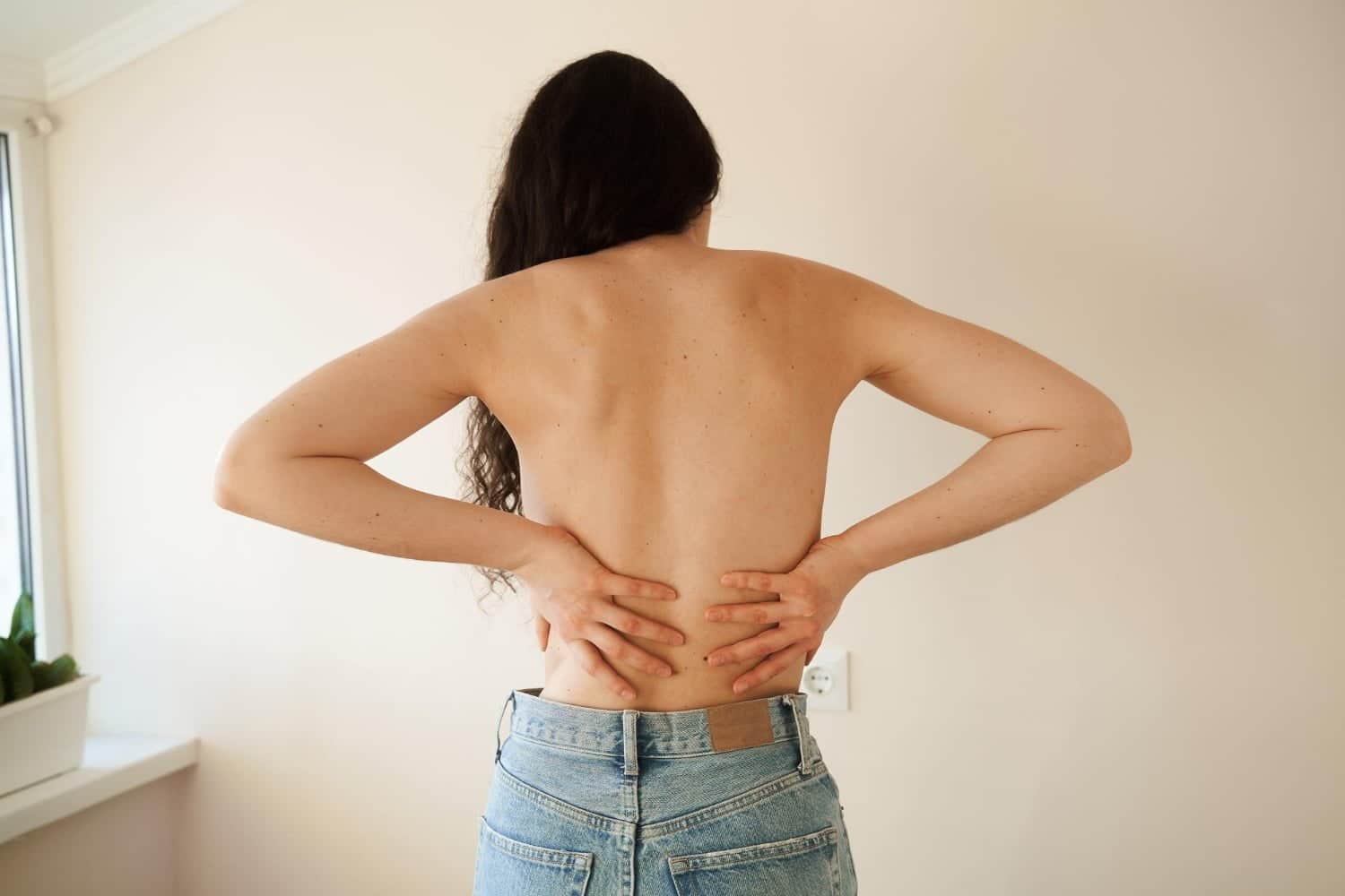 Douleur aux reins : comprendre la différence avec un mal de dos