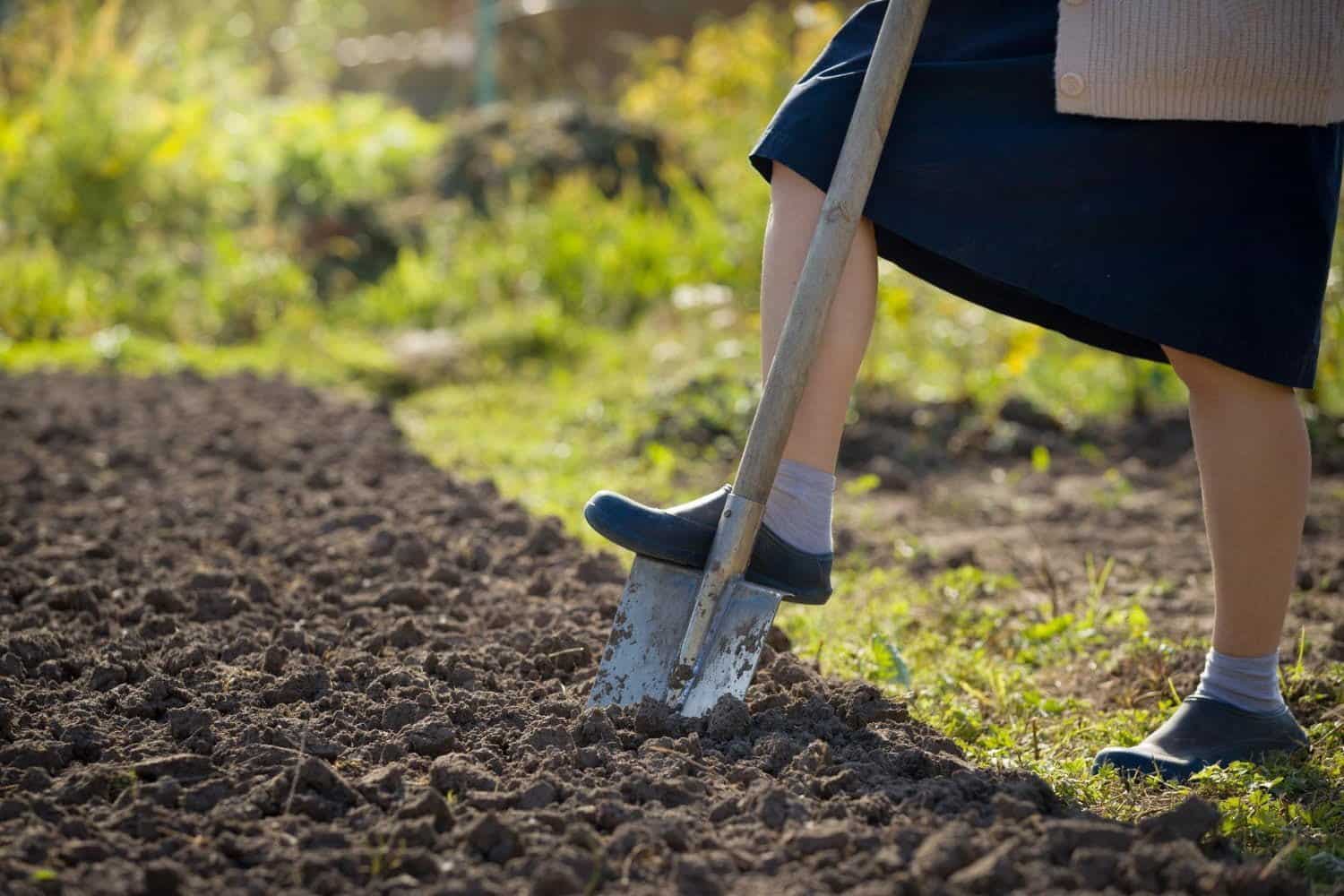 Peler des pieds: pourquoi la peau des pieds se dessèche facilement