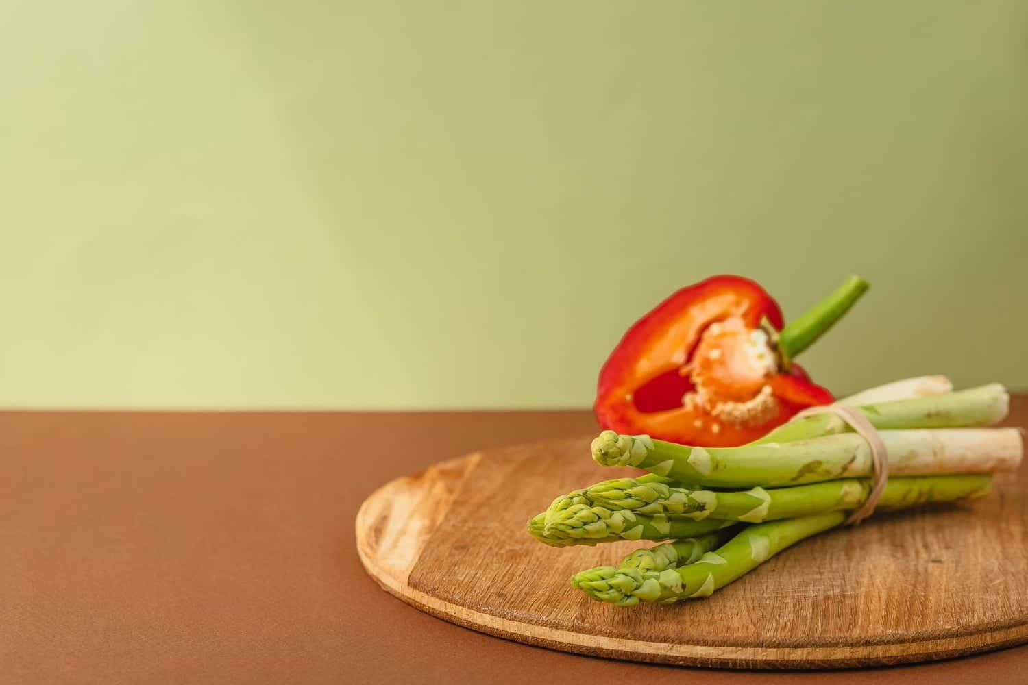 Asperge : la raison derrière l’odeur désagréable de l’urine après en avoir consommé