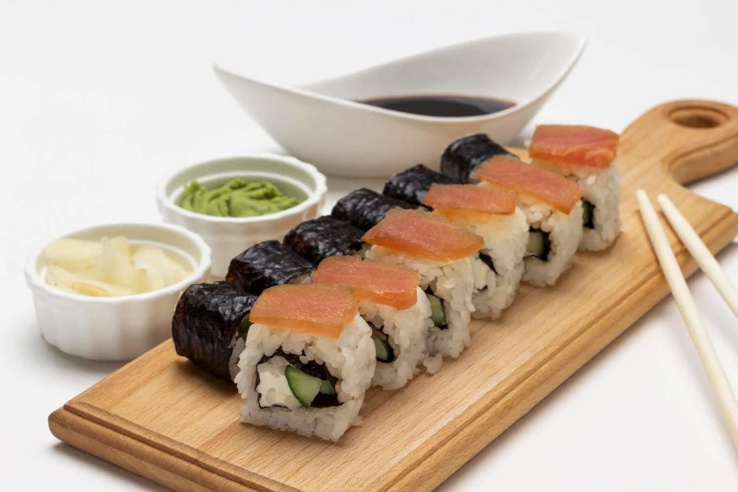 Sushis et sashimis : mercure et calories au bout des baguettes