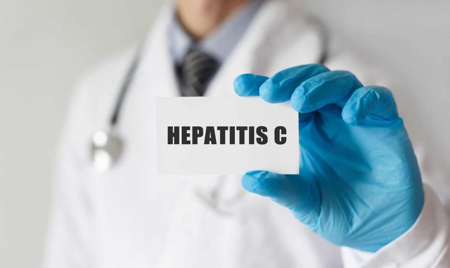 Hépatite C: symptômes et risques spécifiques chez les femmes