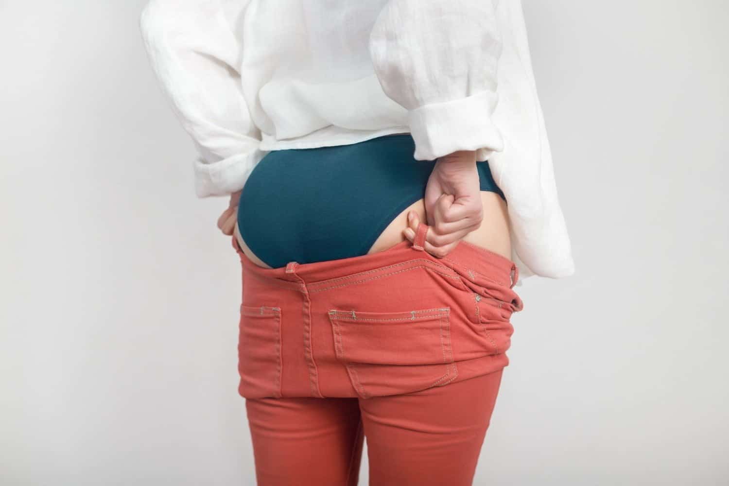 Boutons sur les fesses: d’où viennent-ils et comment s’en débarrasser