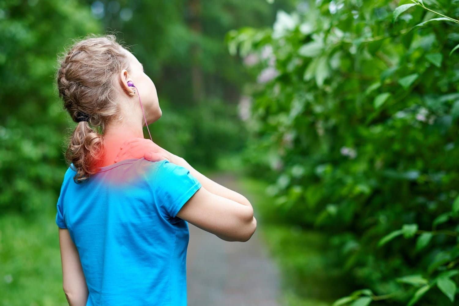 Les 9 causes principales de la douleur dans le haut du dos