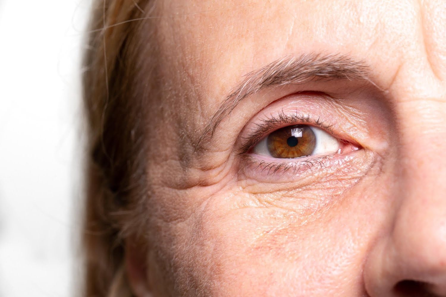Beauté: poches sous les yeux, éclat de la peau, les bienfaits du Roller visage