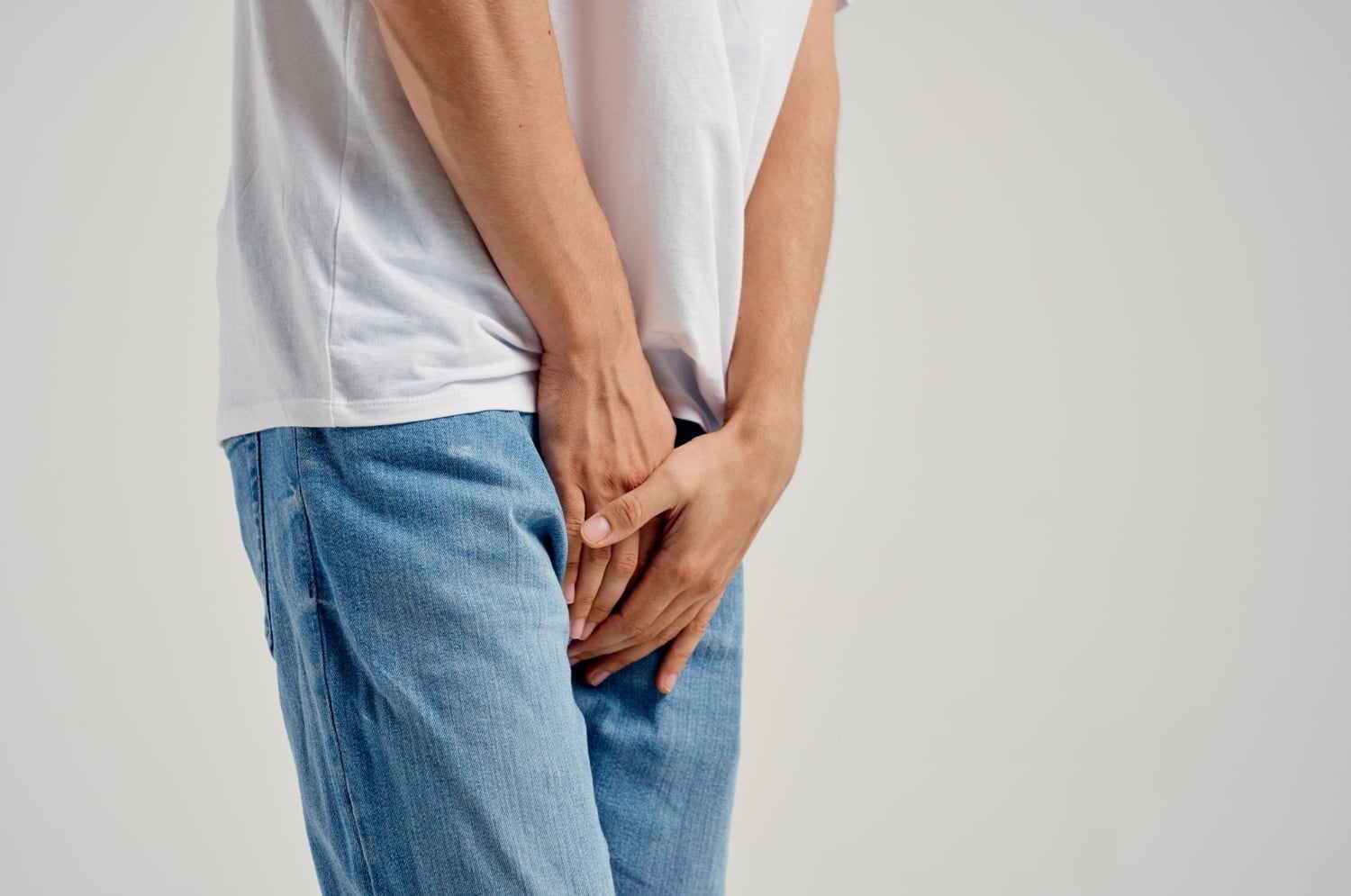 Pourquoi la couleur du sperme peut changer et ce que cela dit de votre santé