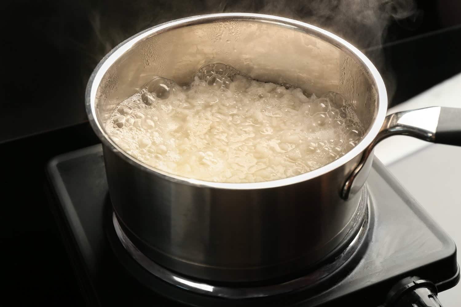Connaissez-vous les bienfaits de l’eau de cuisson du riz pour la peau?