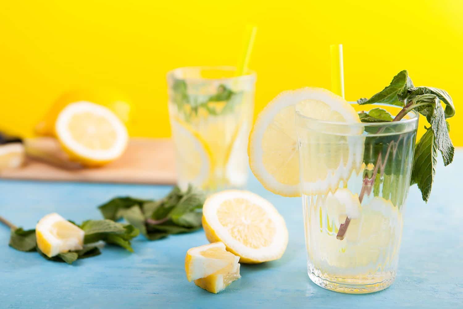 Eau citronnée, l’astuce pour détoxifier le corps et la peau