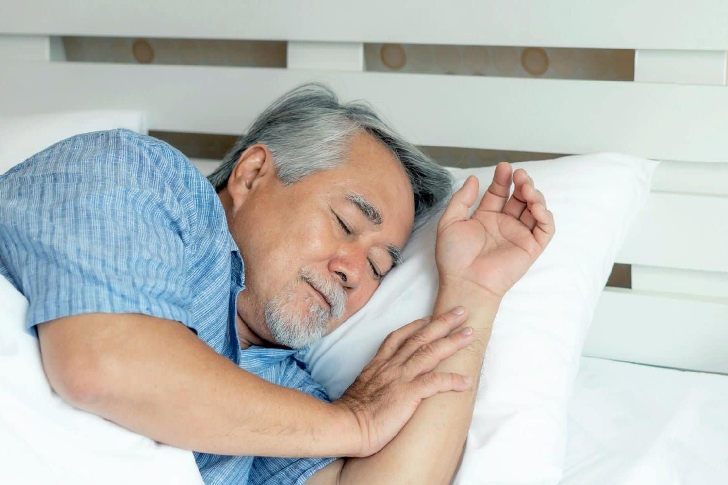 Ralentir le vieillissement : bienfaits de 6.4 à 7.8 heures de sommeil par nuit