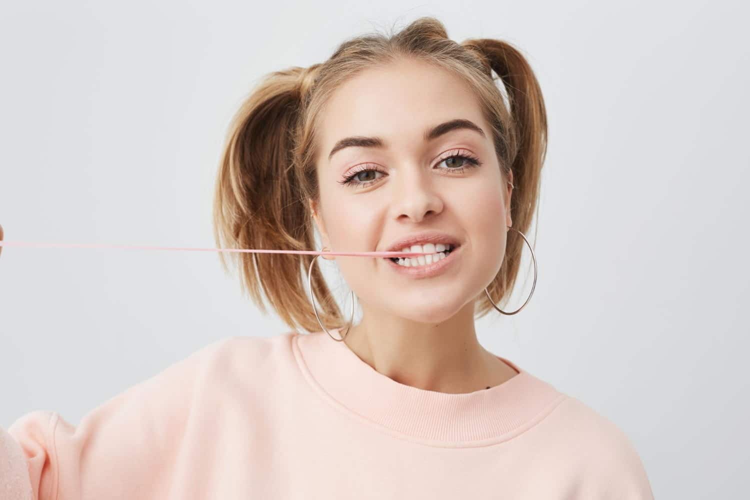 Les six façons de blanchir les dents naturellement