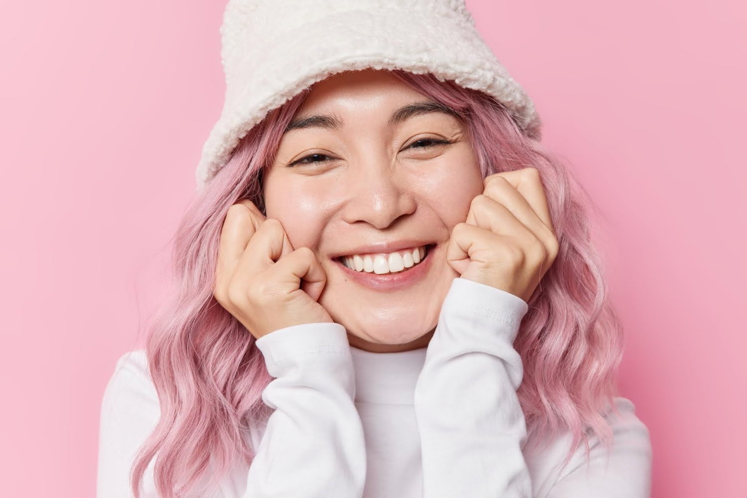 Comment blanchir les dents naturellement avec ces 6 astuces simples