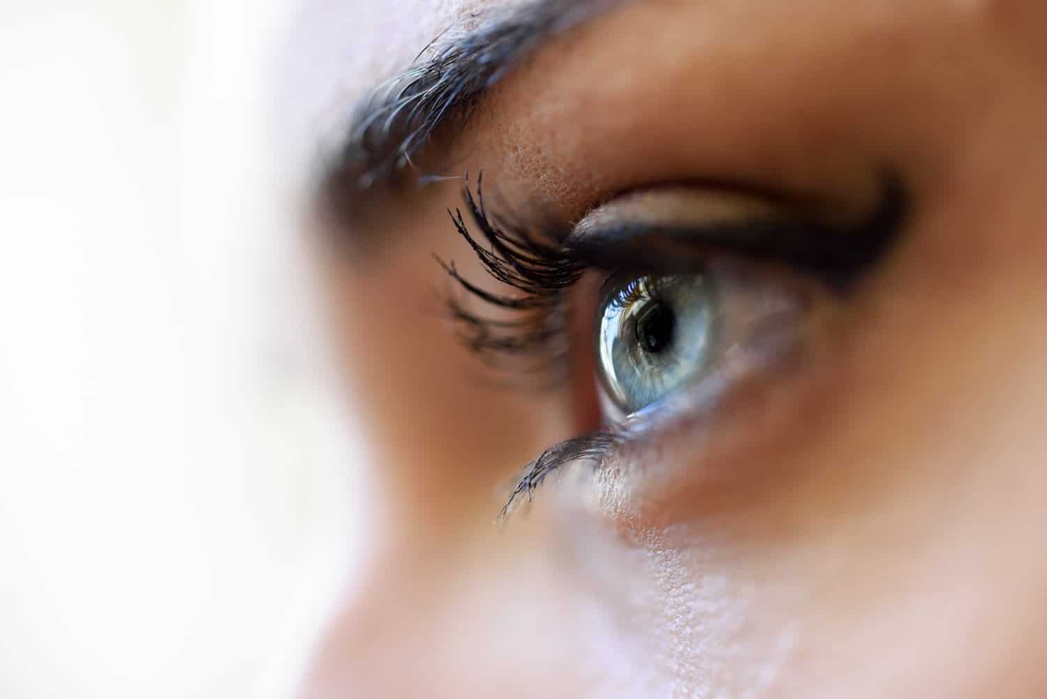 Pourquoi mes yeux brûlent-ils parfois ?