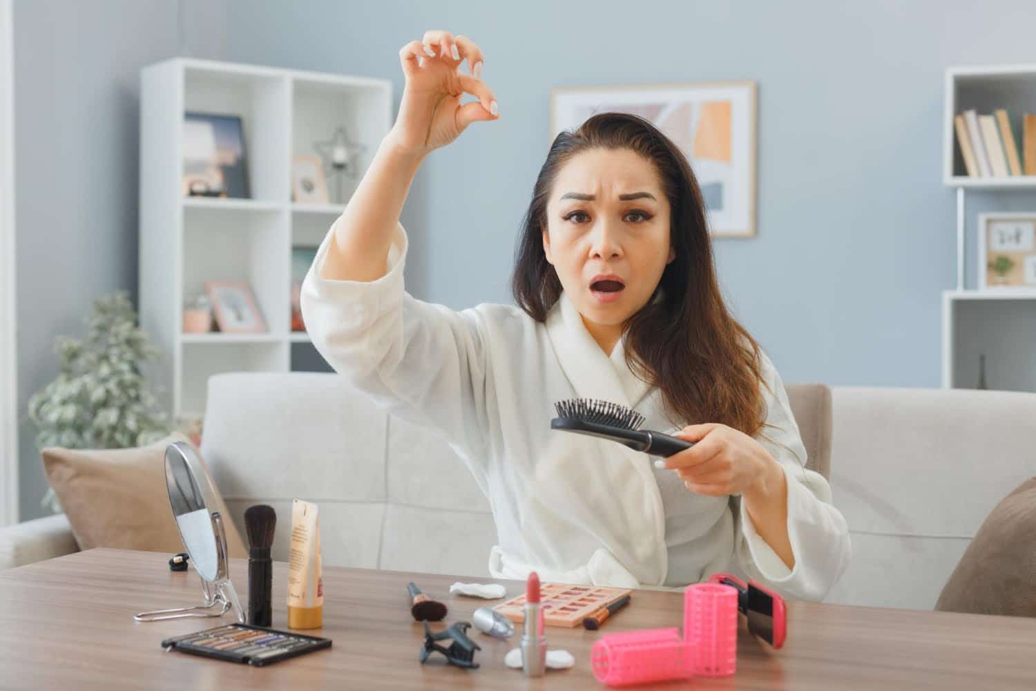 Conseils et astuces pour stopper naturellement la chute des cheveux