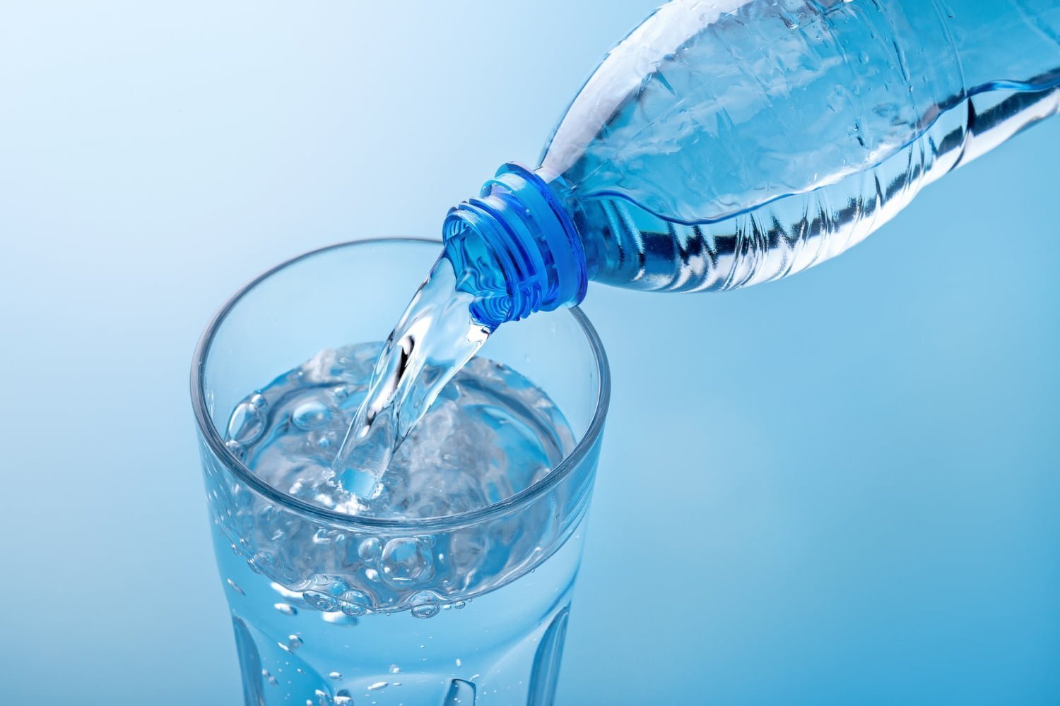 Il ne faut jamais laisser un verre d’eau près de votre lit lorsque vous dormez