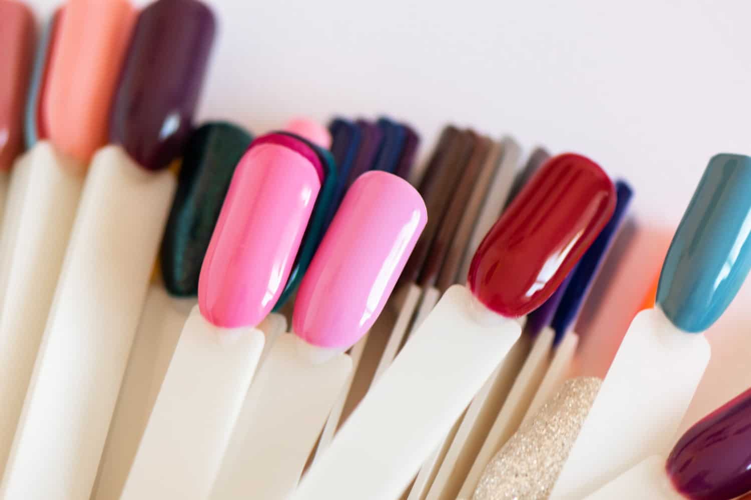 Que devriez-vous savoir sur le vernis semi-permanent ?