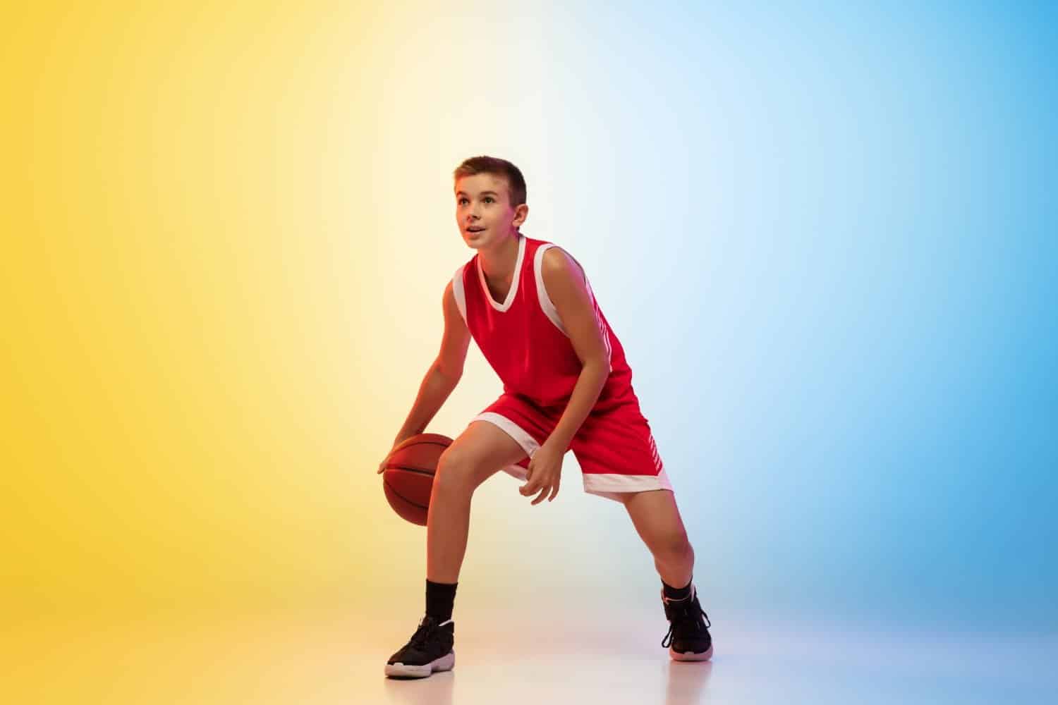 La pratique d’une activité sportive joue un rôle essentiel dans la vie d’un adolescent.