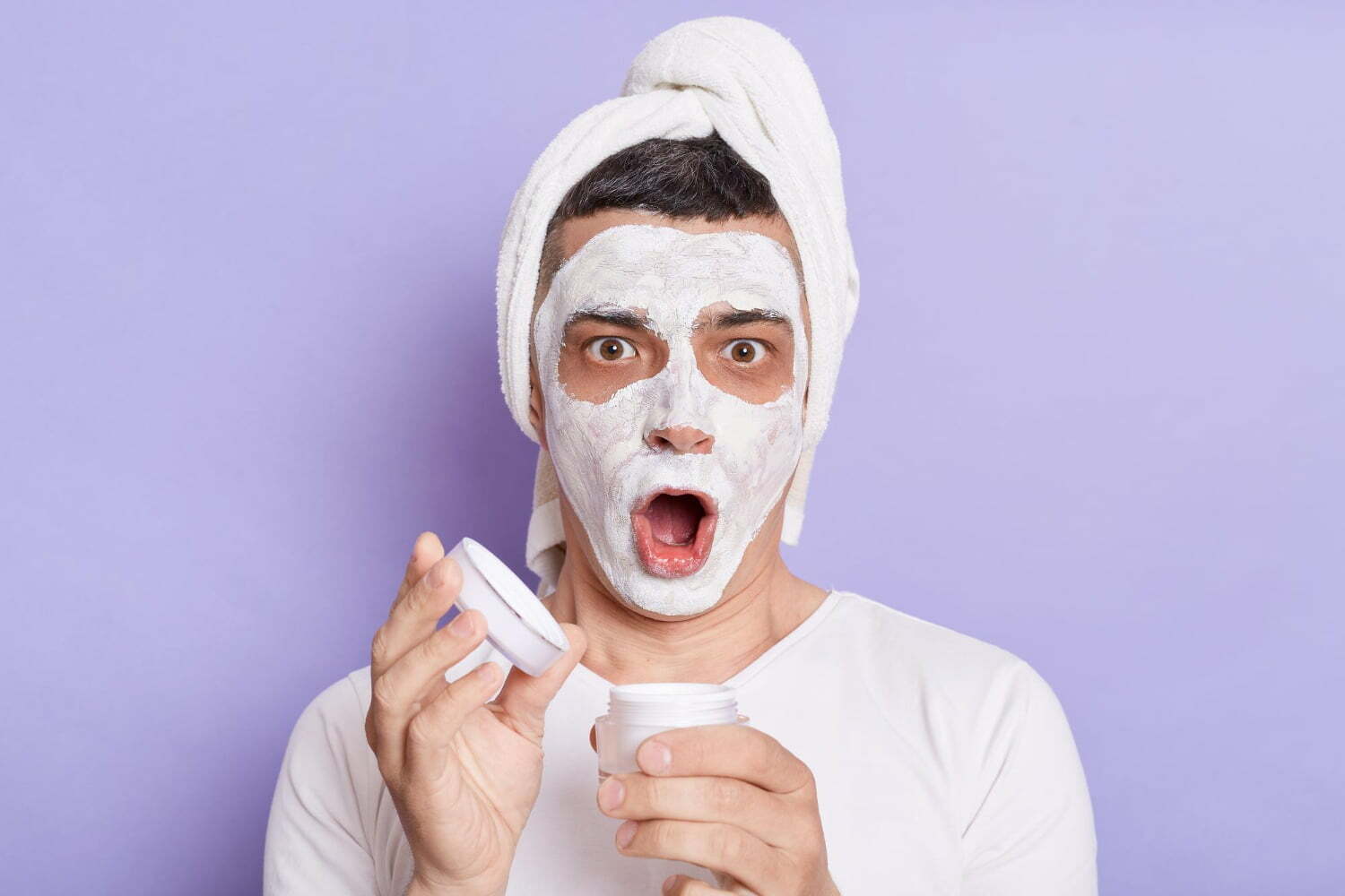 Soins du visage : Les 7 erreurs que nous commettons avant de nous coucher