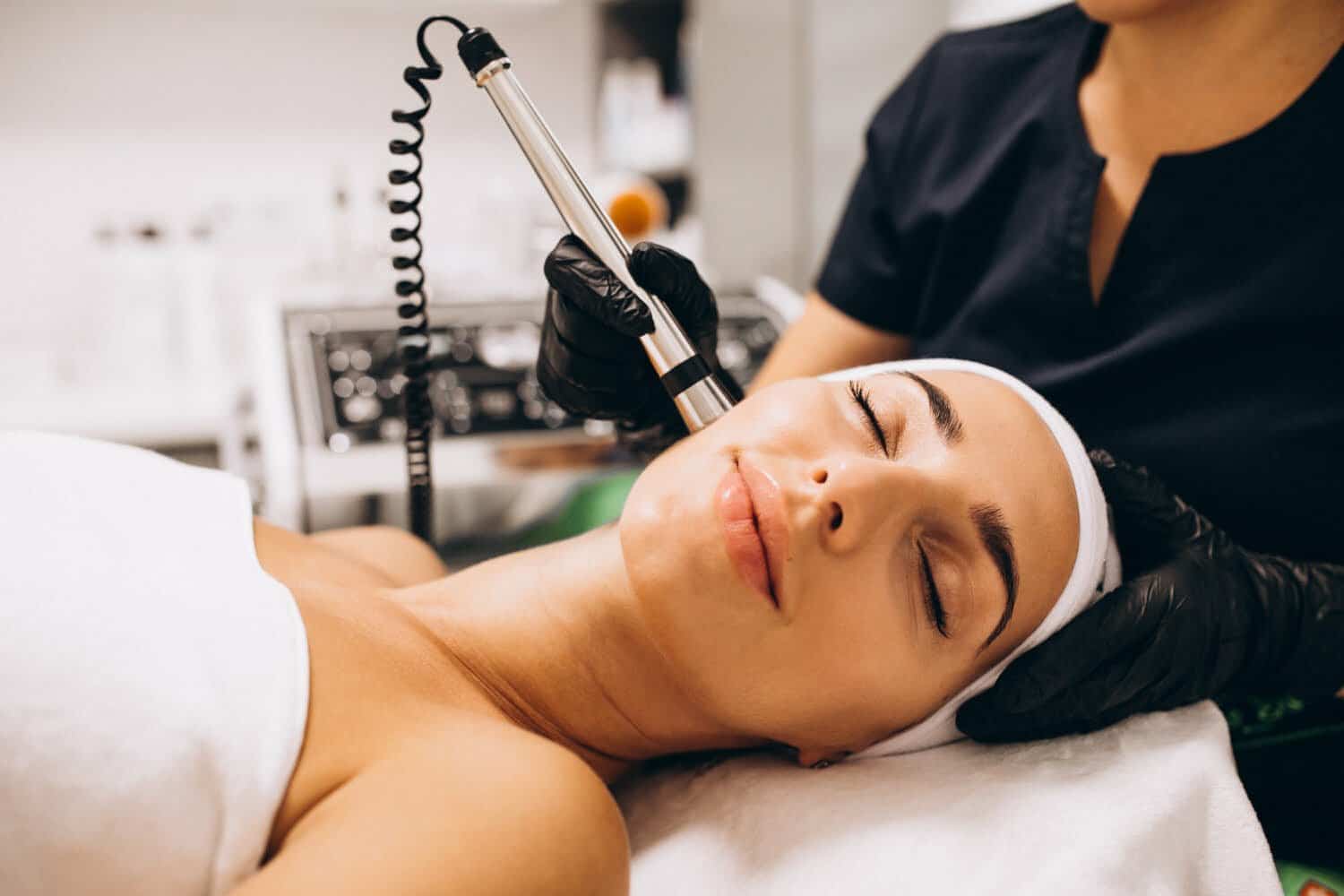 Rides : les avantages du microneedling pour la peau et comment il fonctionne