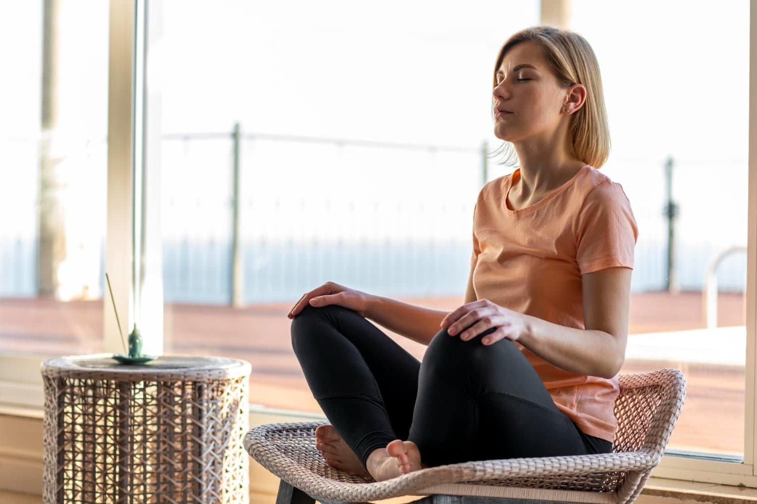 Le yoga sur chaise : une alternative aussi efficace !