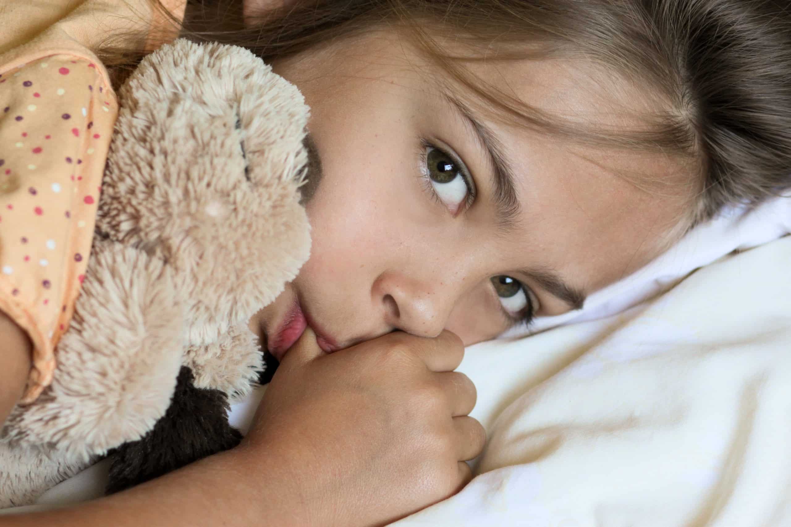 Votre enfant suce-t-il son pouce ? Voici ce que vous devez savoir sur ce phénomène