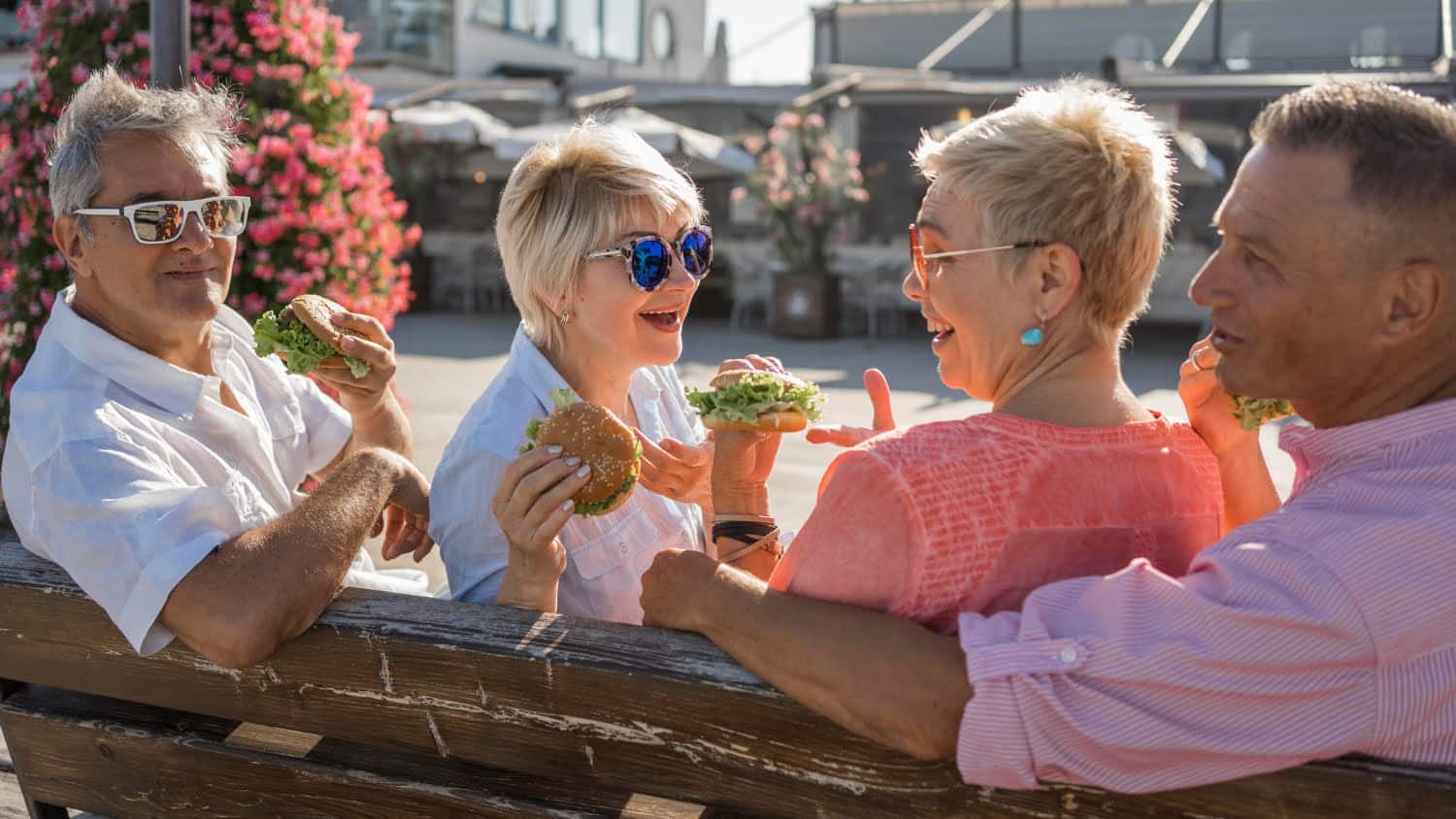 Pourquoi nos interactions sociales diminuent avec l’avancée en âge ?
