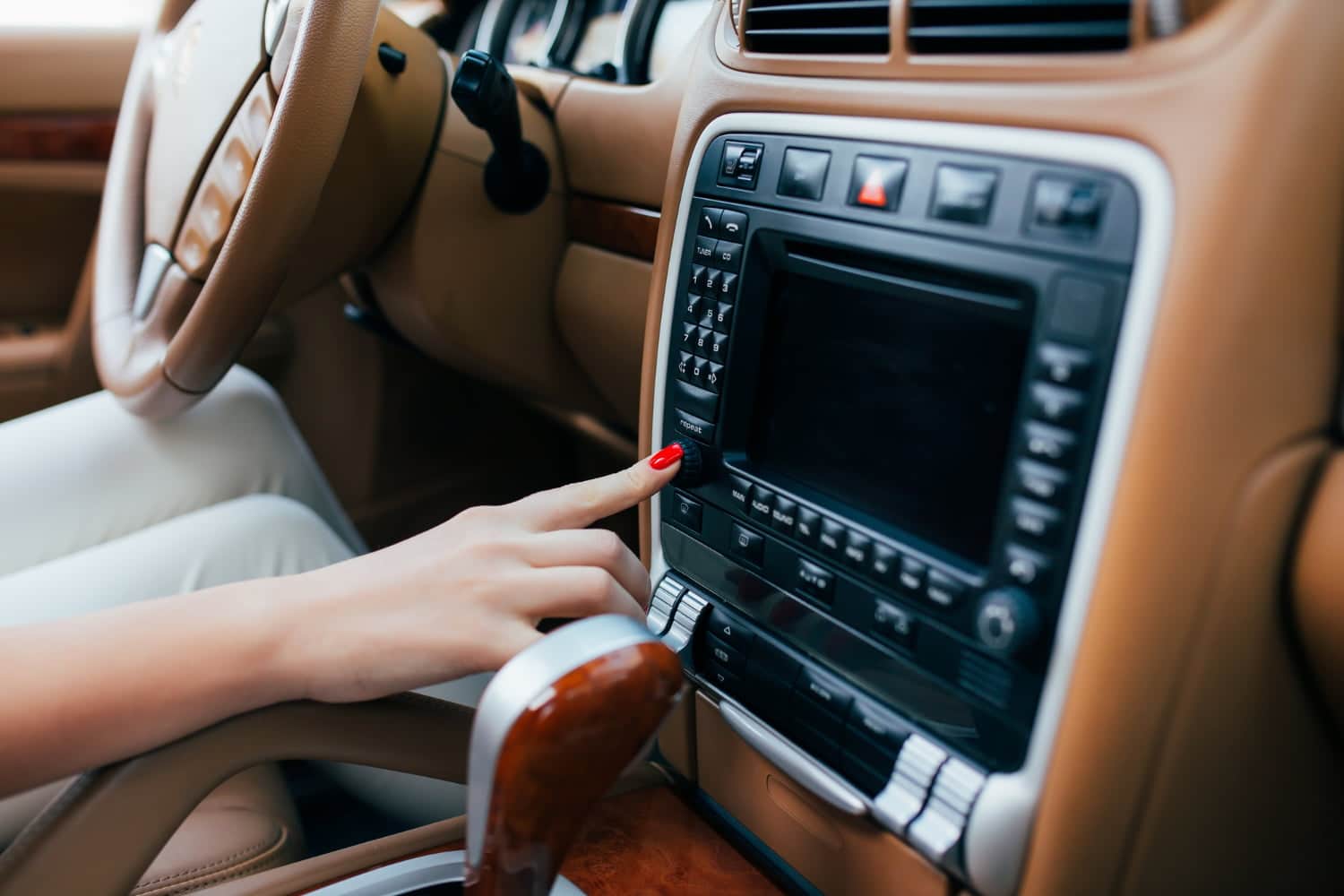 Baisser le son de la radio quand on se perd ou on se gare a plusieurs explications