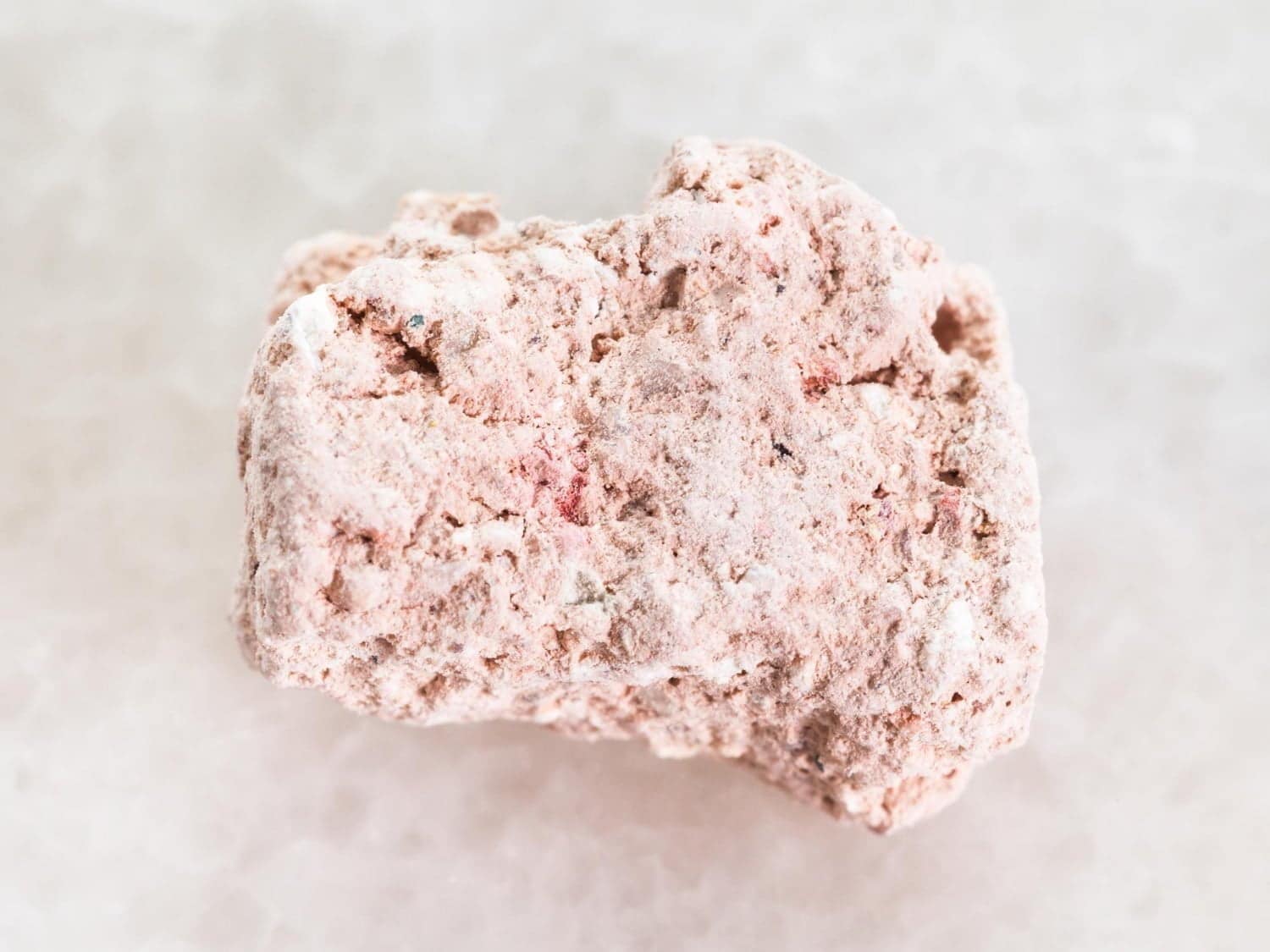Manger du Kaolin : Une tendance détox qui fait fureur sur TikTok. Mais est-ce dangereux ?