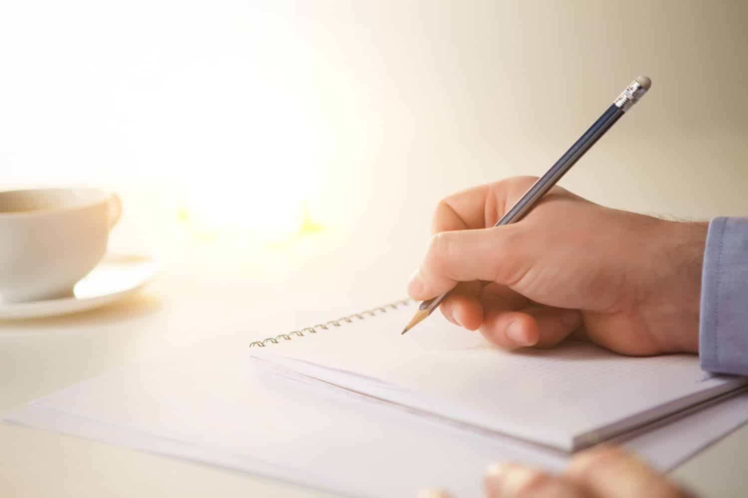 La thérapie par l’écriture : Un moyen d’expression et de guérison