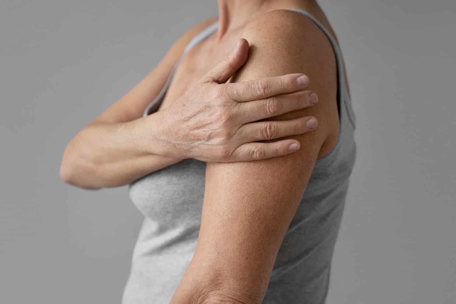 Comment reconnaître un cancer de la peau au niveau du bras