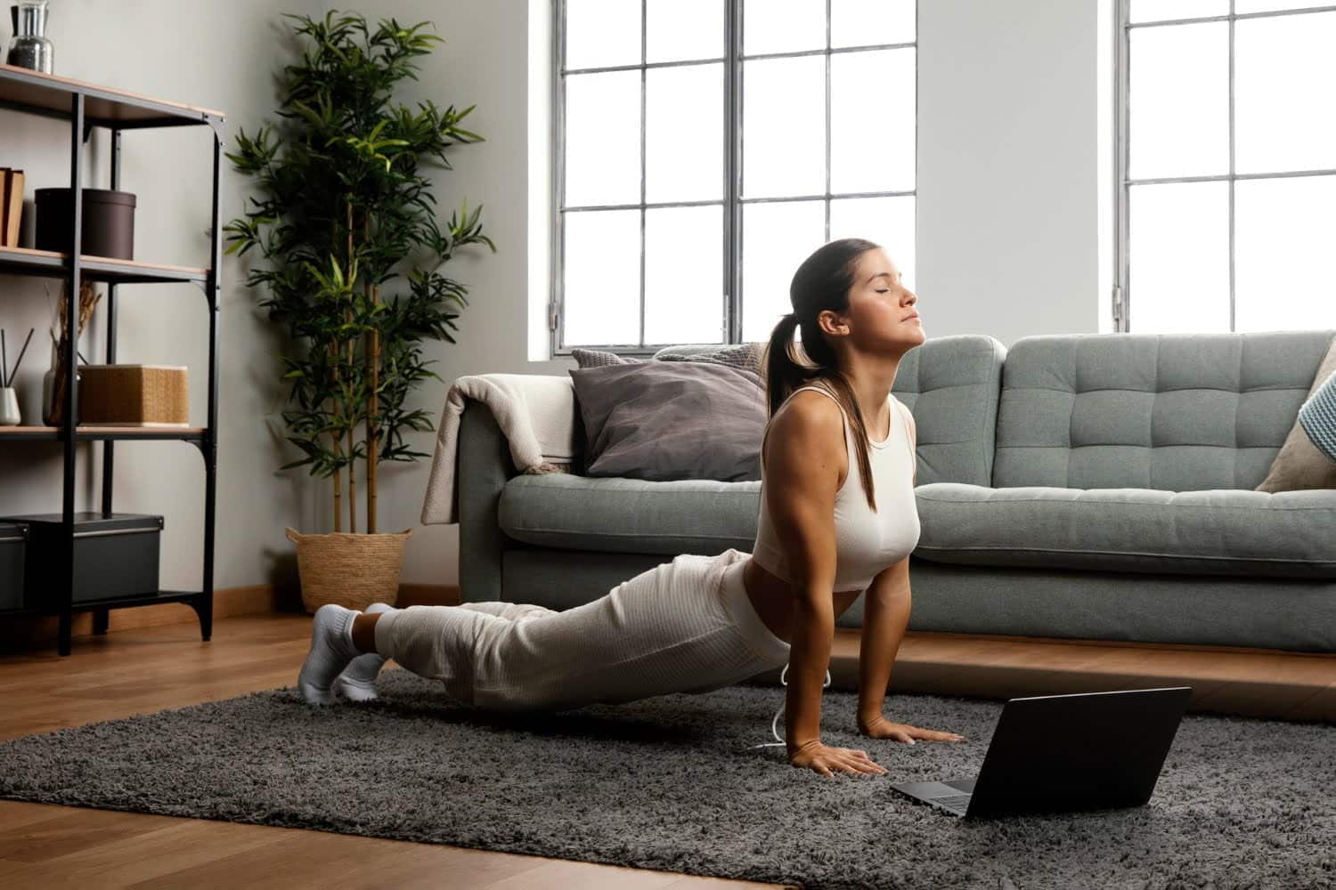 10 exercices de renforcement musculaire à faire à la maison