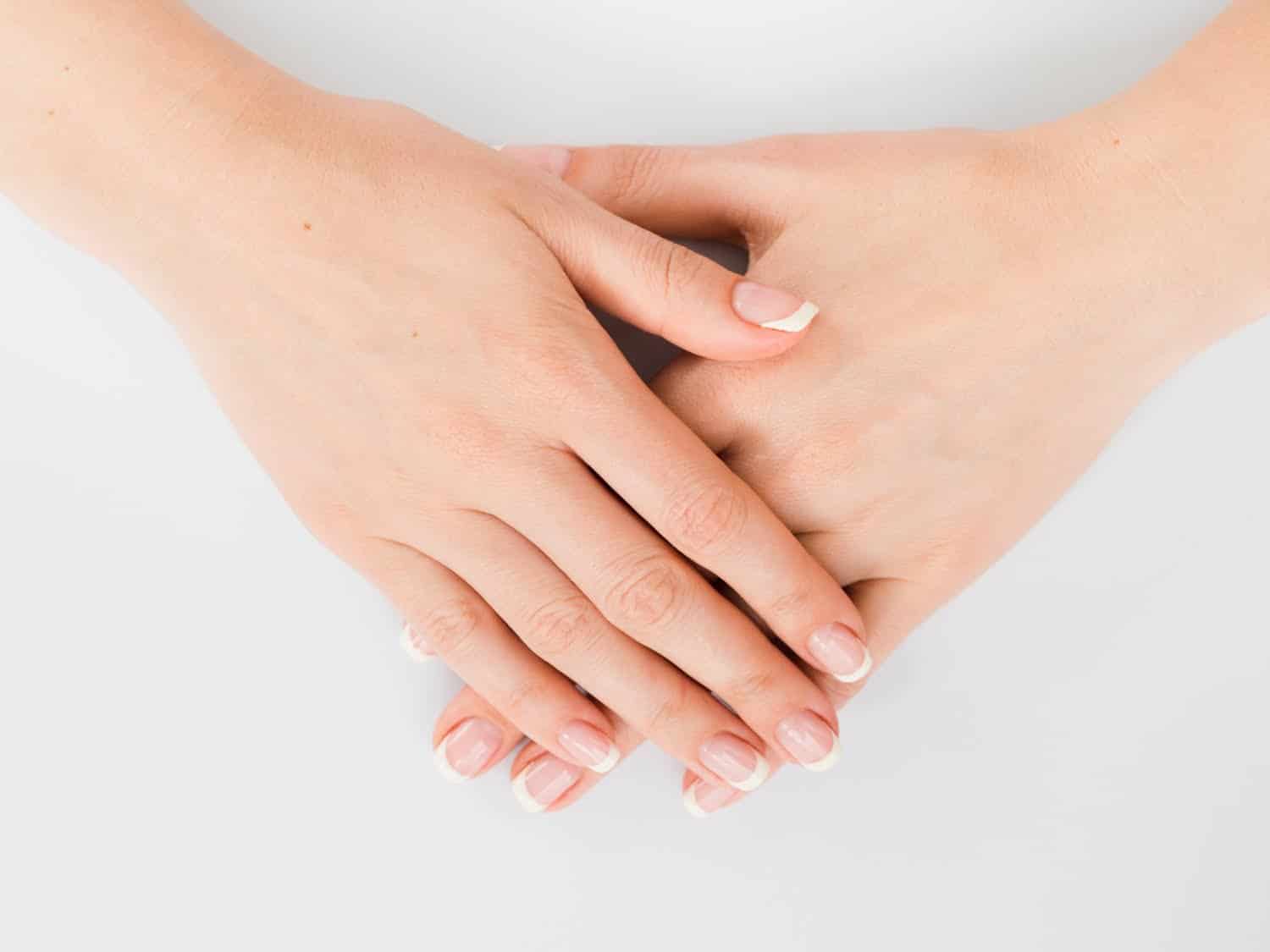 Comment bien se nettoyer sous les ongles