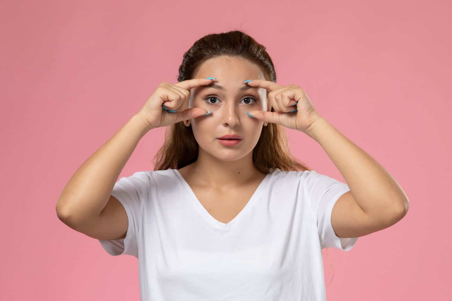Cercles foncés sous les yeux : causes et traitements