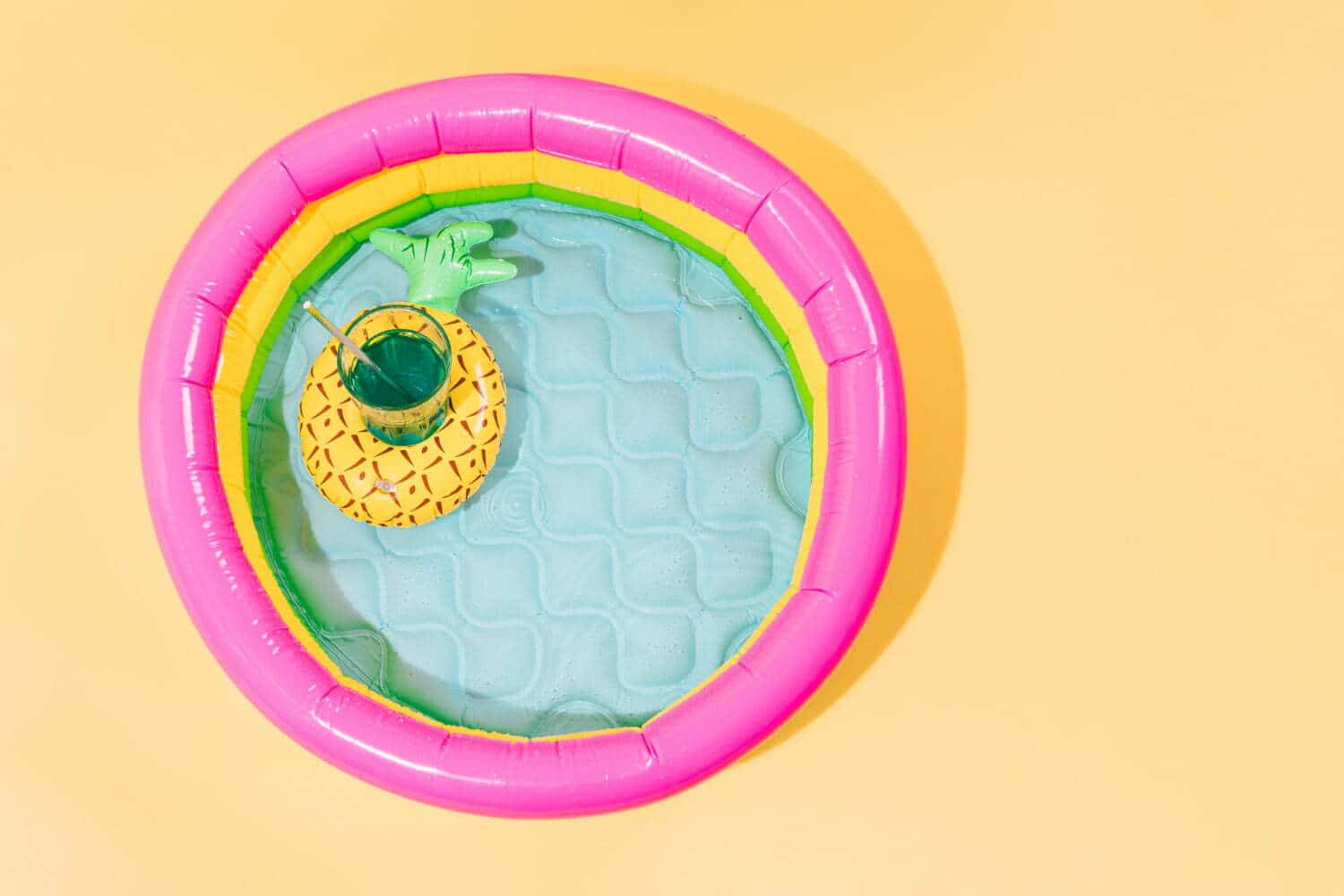 Est-il possible de mettre en place une piscine gonflable sur une terrasse ou un balcon ?