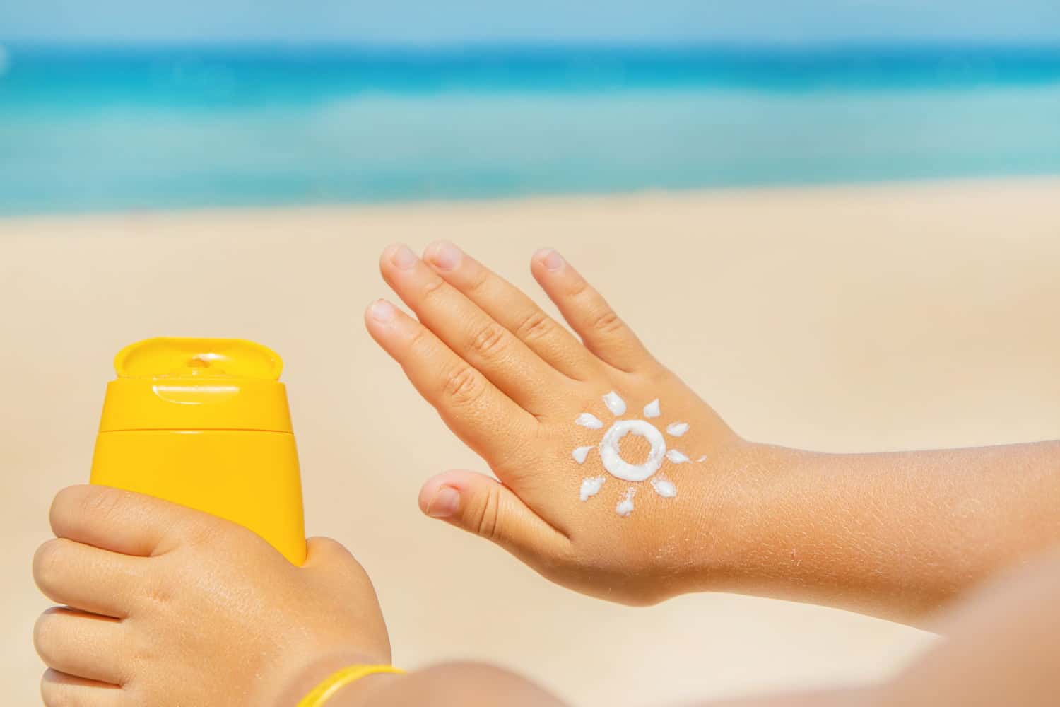 Ecran solaire: en spray ou en crème, lequel vous protège le mieux du soleil?