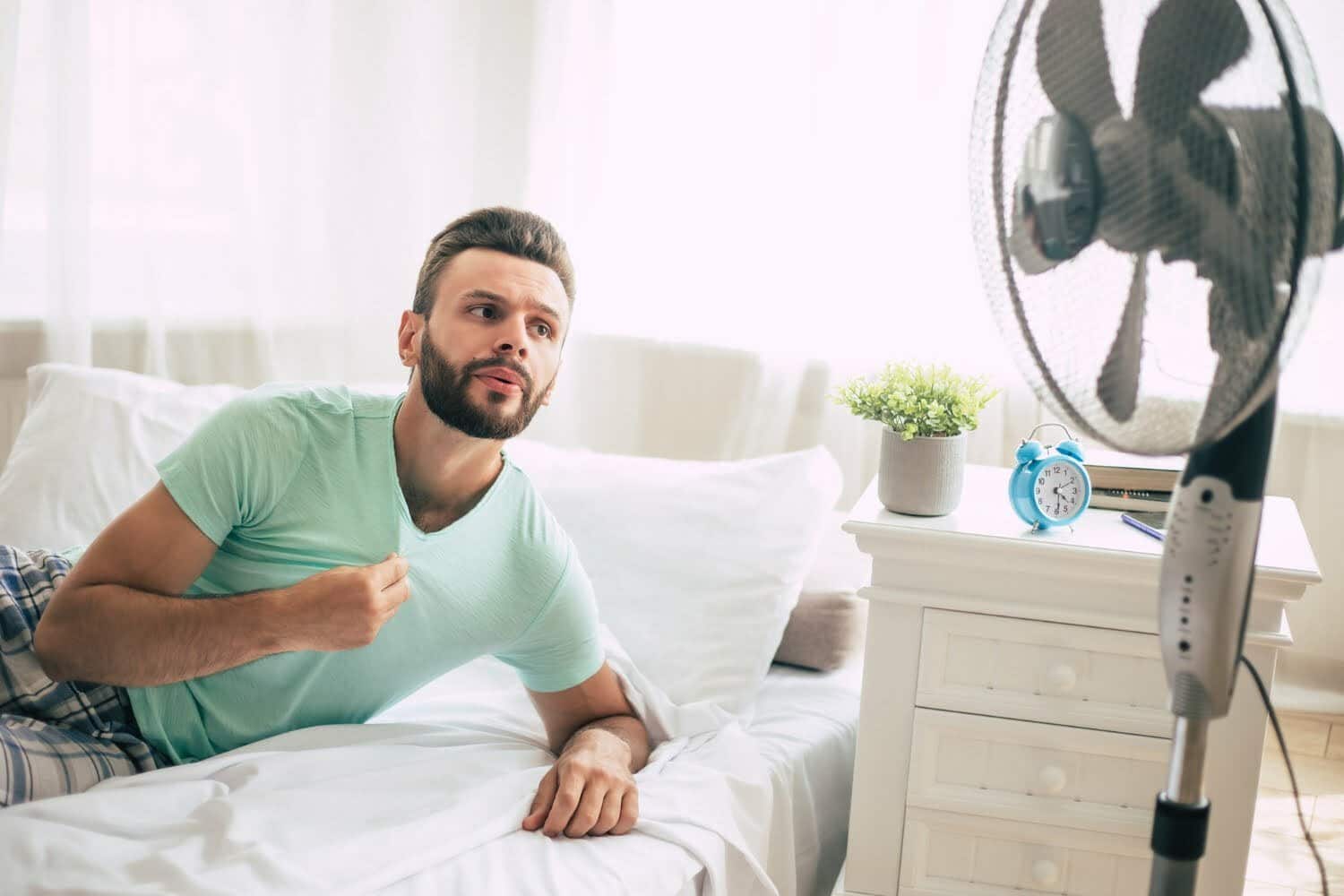 Dormir avec un ventilateur: Avantages et inconvénients