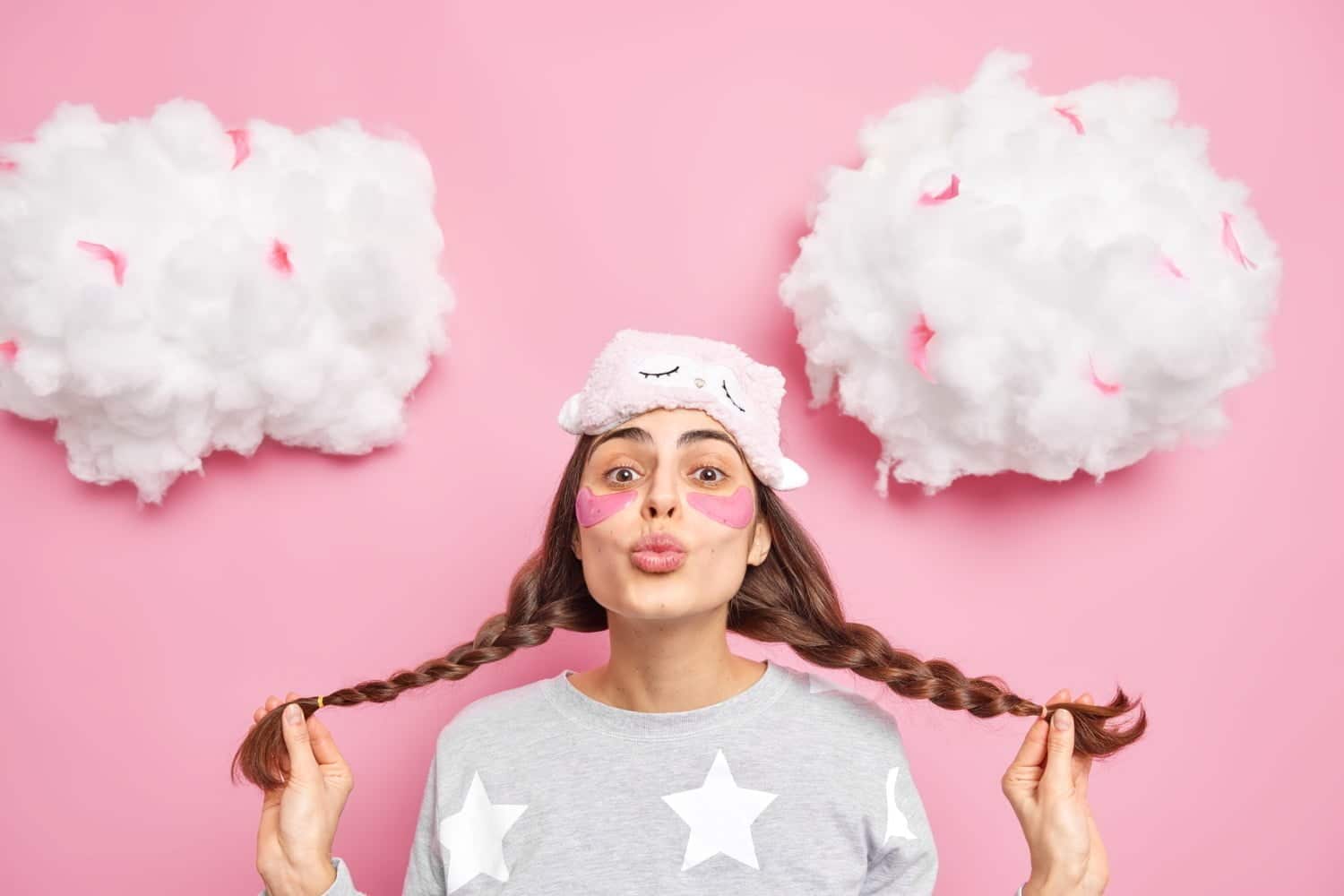 L’importance de dormir avec les cheveux attachés