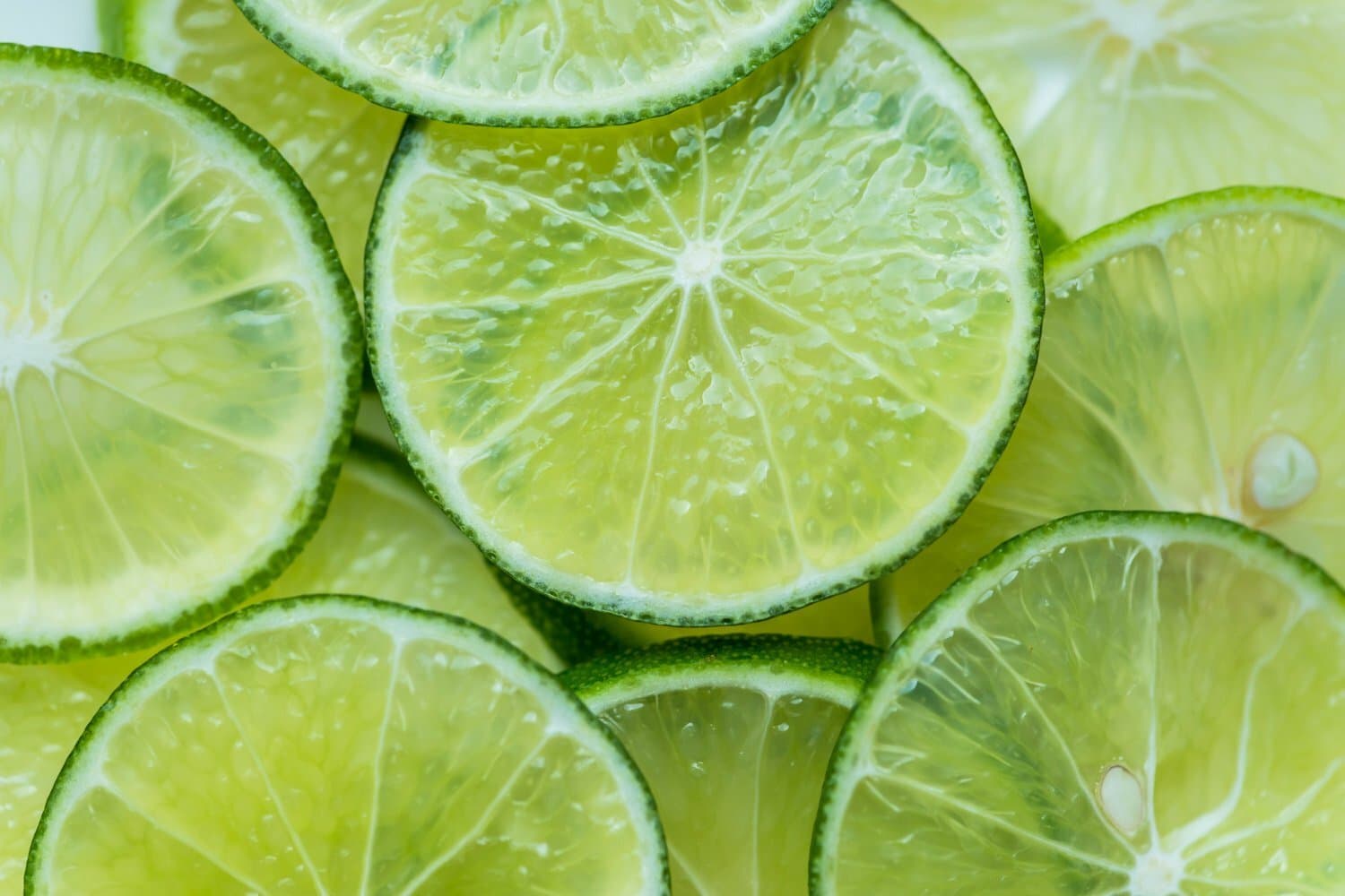 Les avantages du citron vert dans la perte de poids et la digestion
