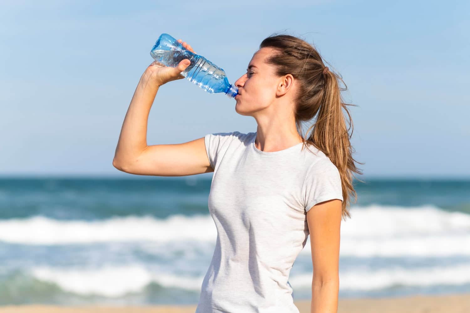 Hydratation après le sport : l’eau pétillante n’est pas le meilleur choix selon cette étude