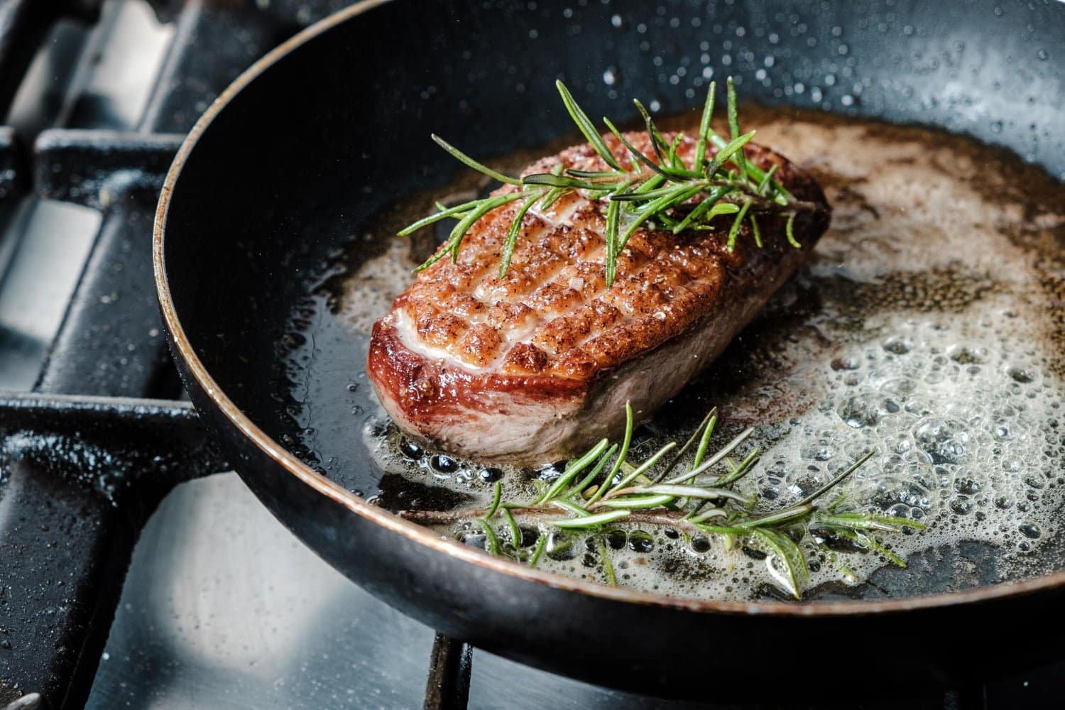 Les techniques de cuisson de la viande : impact sur la qualité et la sécurité alimentaire