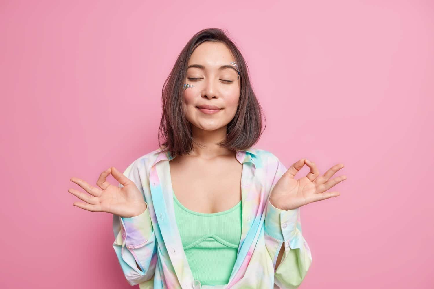Yoga du visage: 7 exercices pour détendre le visage et atténuer les rides