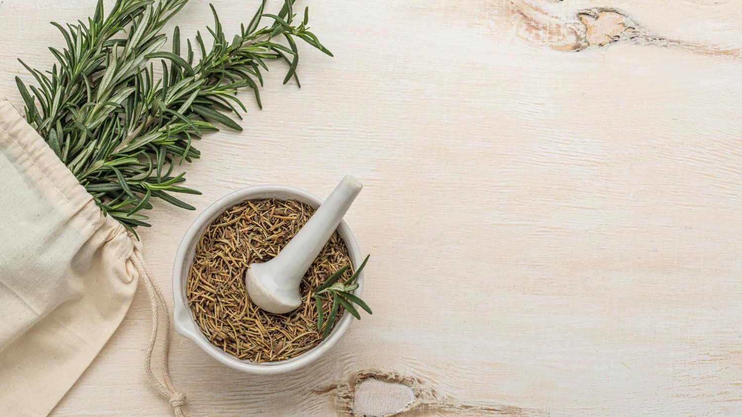 Les bienfaits du romarin : Une plante aromatique aux multiples vertus